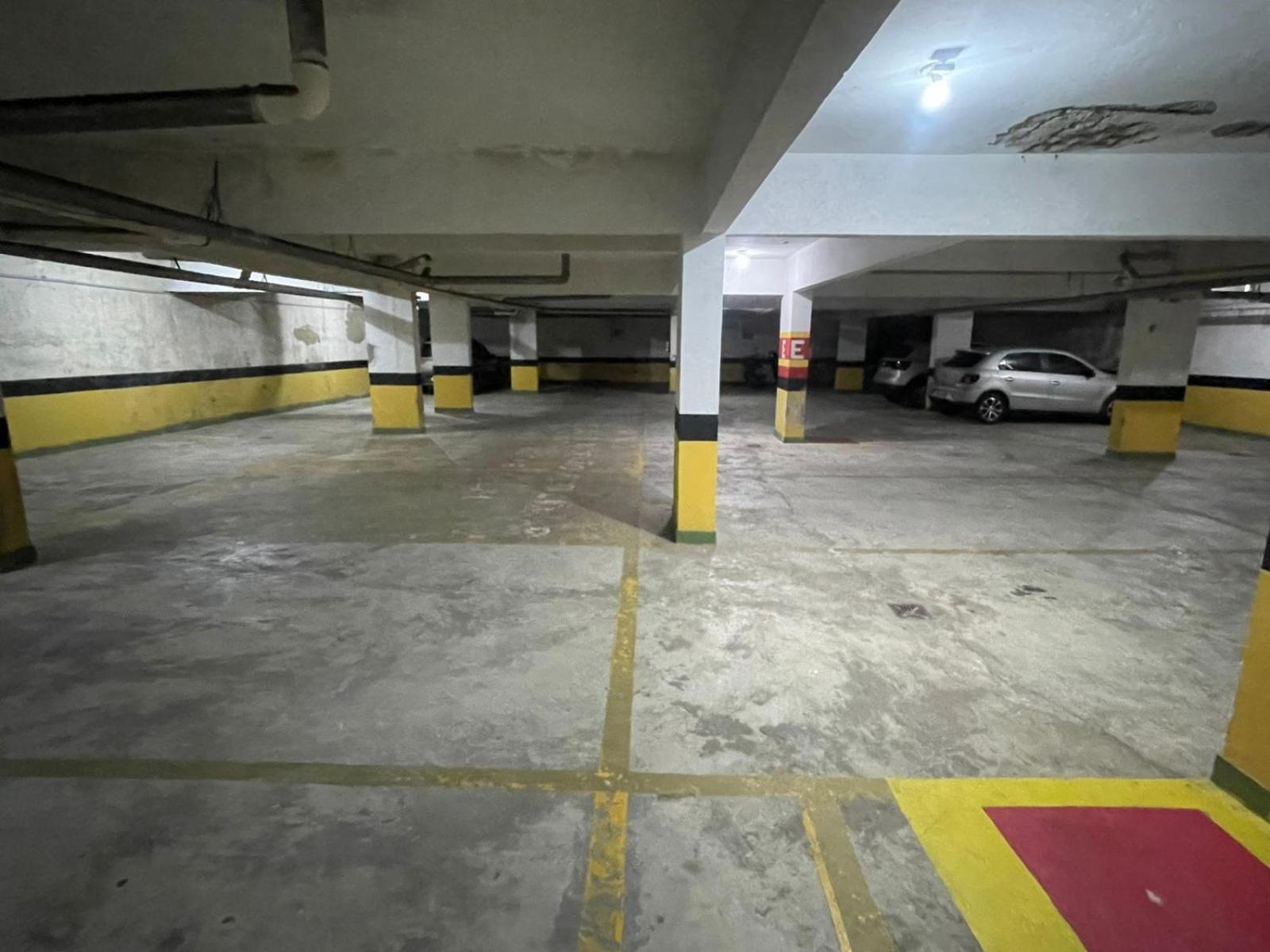 Apto Completo - Ar Condicionado - Wi-fi - Estacionamento - 30 Mts Da Apartment